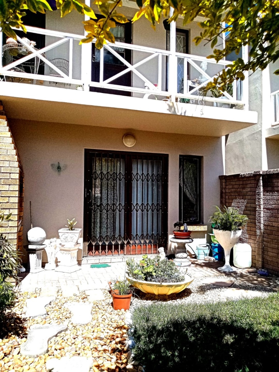 2 Bedroom Property for Sale in Charlo Eastern Cape